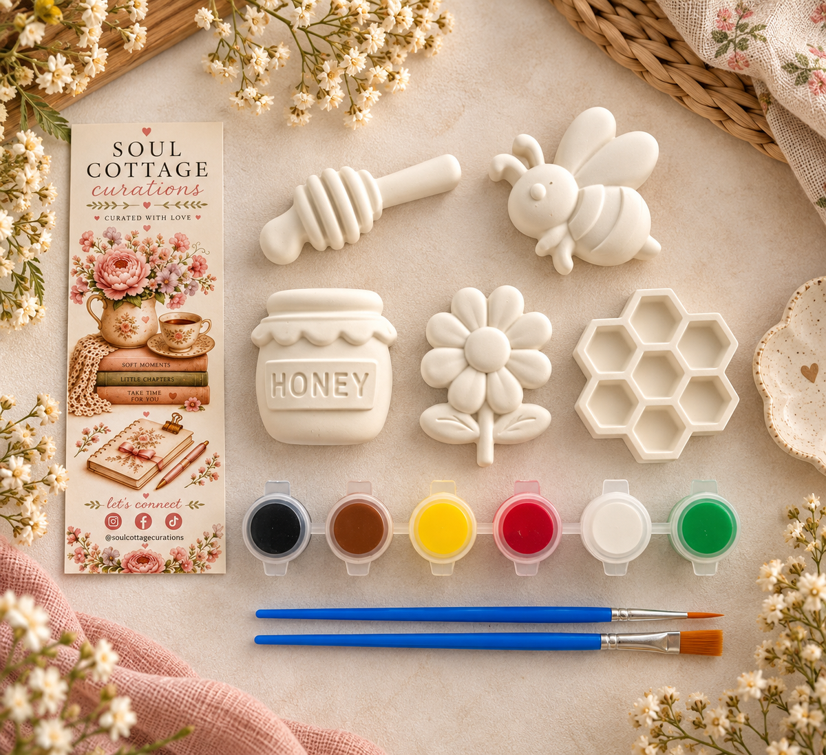 Cosy Paint Kit - Honeybee Garden